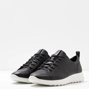 ECCO Flexure Runner Tie Sneaker